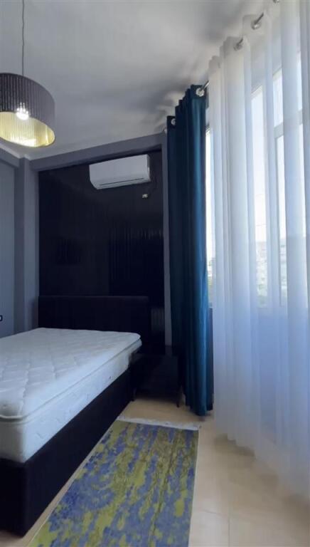 A 1+1 apartment is available for rent near the Fresh restaurant.