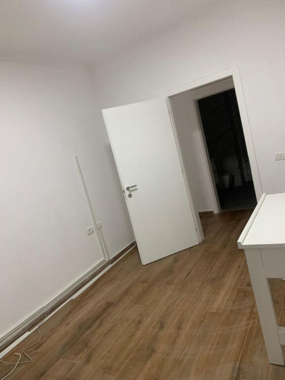 Ufficio in Affitto 1+1 in Myslym Shyri (ID BZ2612) Tirana
