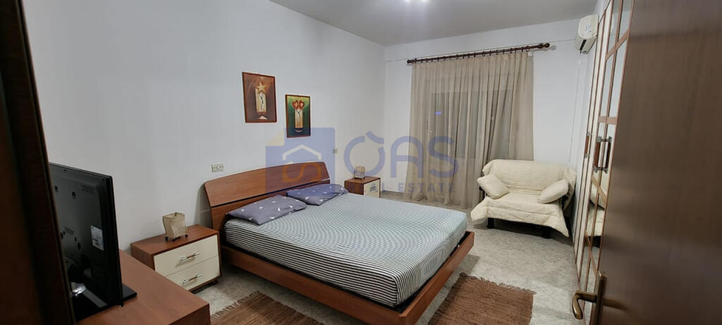A 1+1 apartment is for rent at Pazari i Ri for 700 euros.