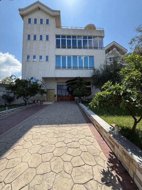 AMBIENT BIZNESI ME QERA 110 M2 FARKE 800 EURO