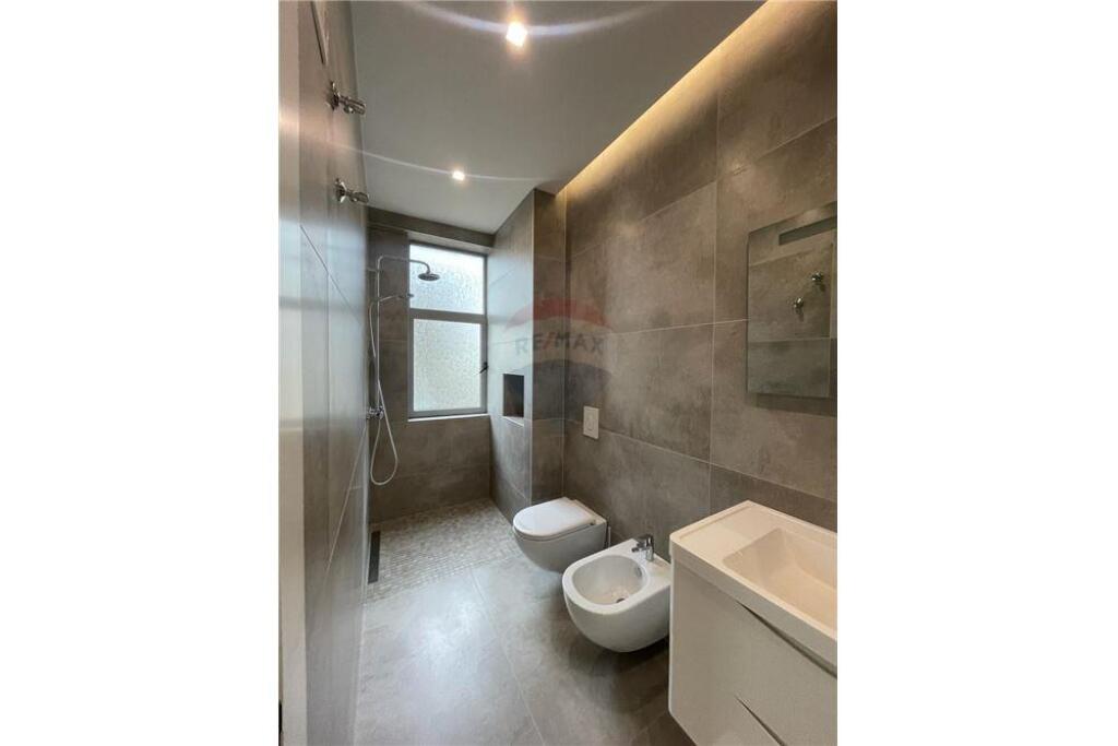 2+1 apartment for rent at Liqeni i Thate!