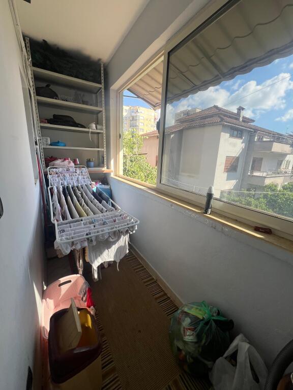 vendesi appartamento 1+1 in porcellana