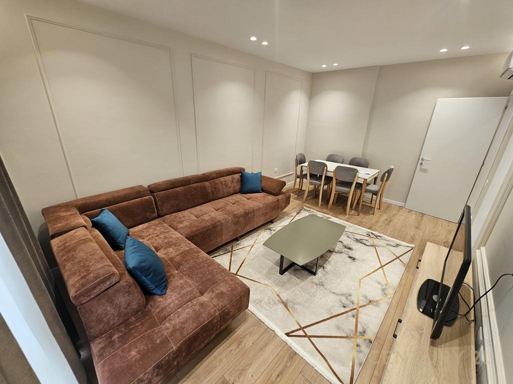 WE ARE RENTING A 1+1 APARTMENT NEAR THE NEW BOULEVARD