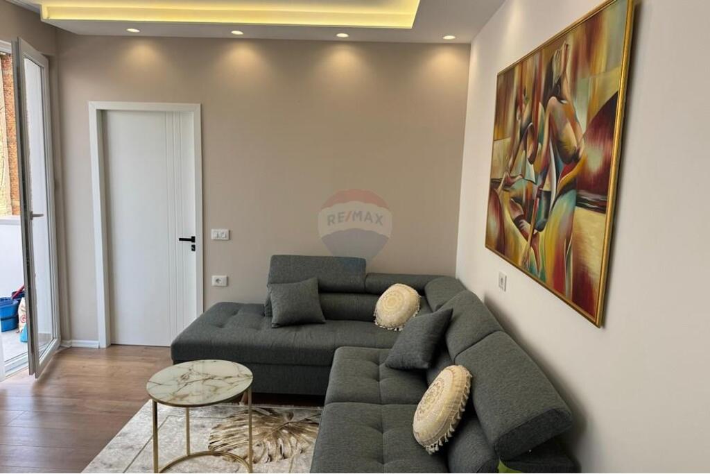 2+1 APARTMENT & PARKING FOR RENT
