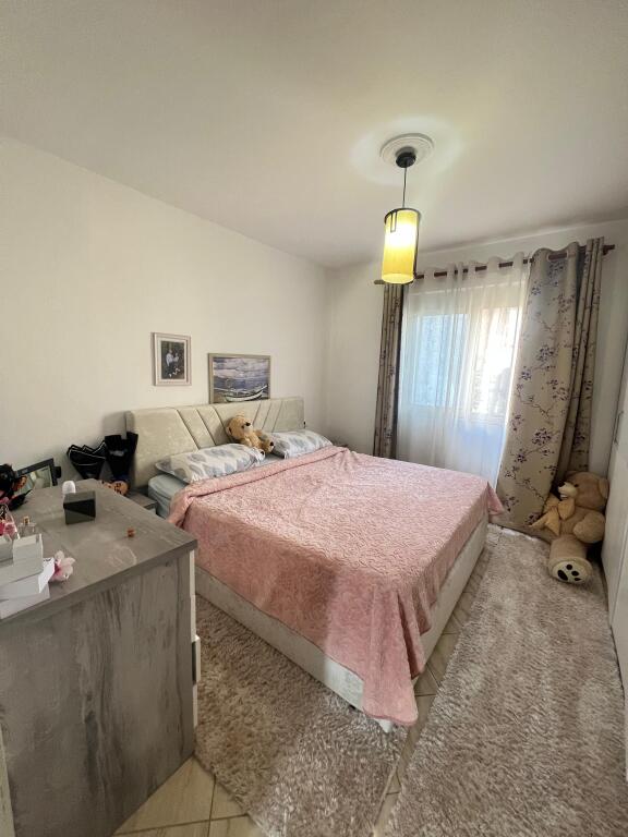 vendesi appartamento 1+1 in porcellana