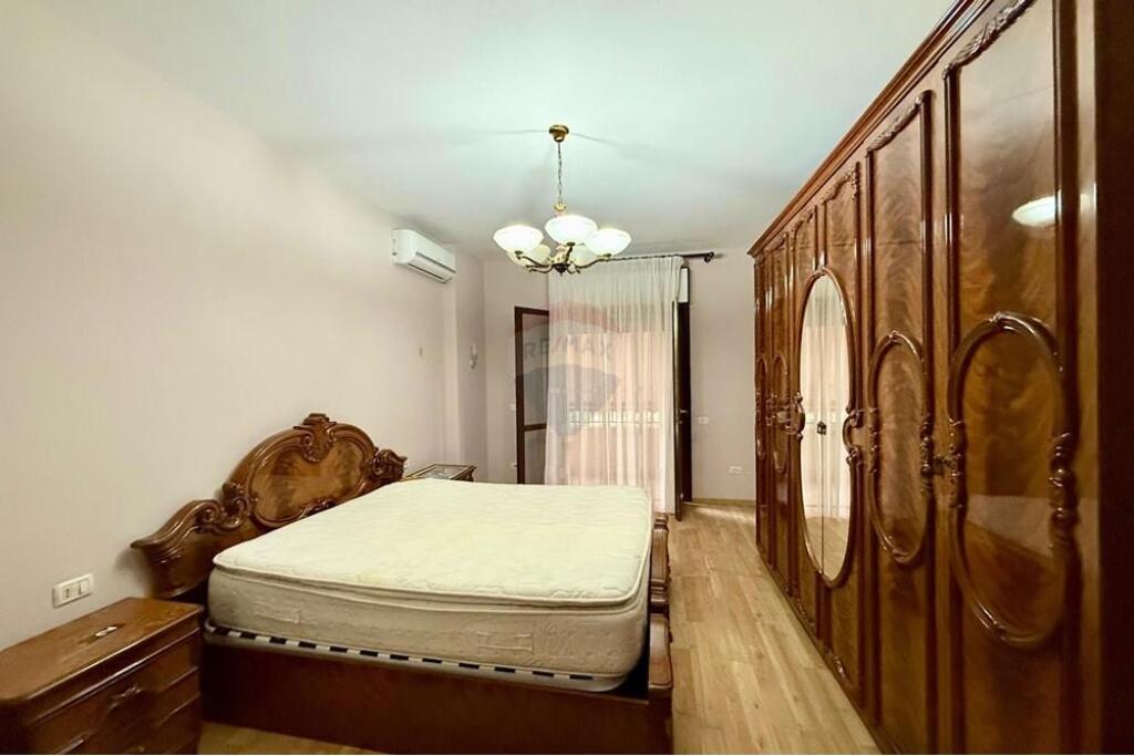Apartment - For Rent - Paris Commune