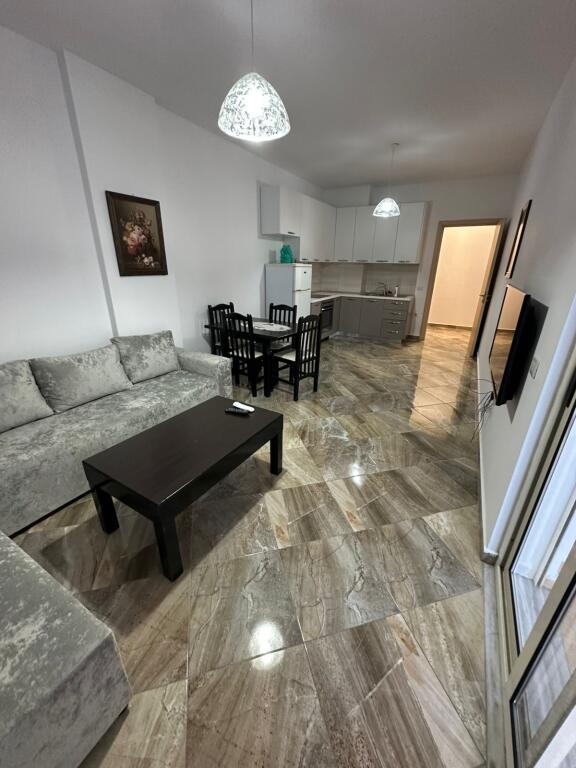 Affittasi appartamento 1+1+1 con balcone