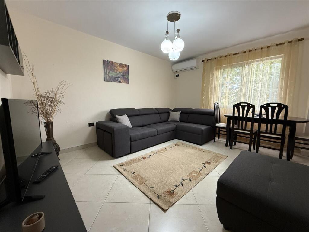 Affittasi appartamento 1+1 in via Fortuzi, centro.
