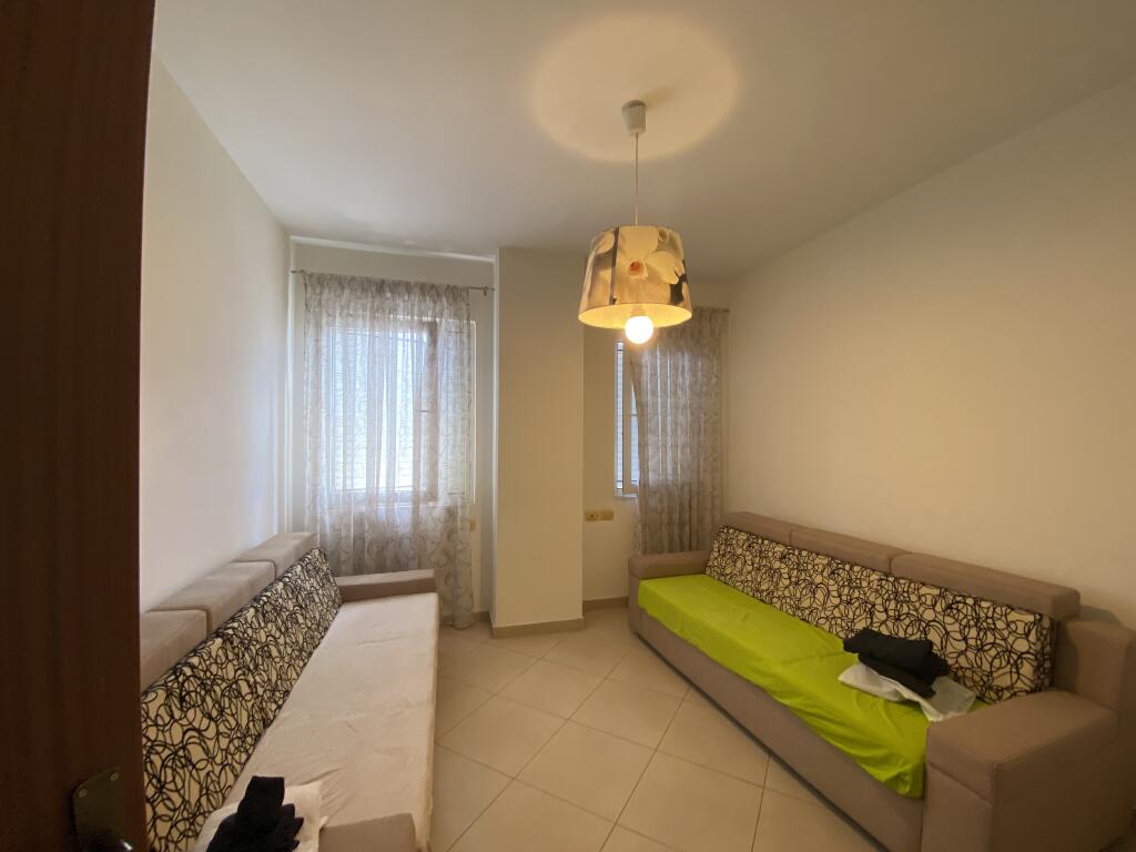 Apartament 2+1 me qira tek Globe