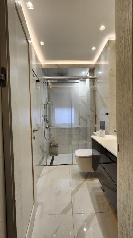 Jepet apartament 1+1 plus post parkimi je elijorgj
