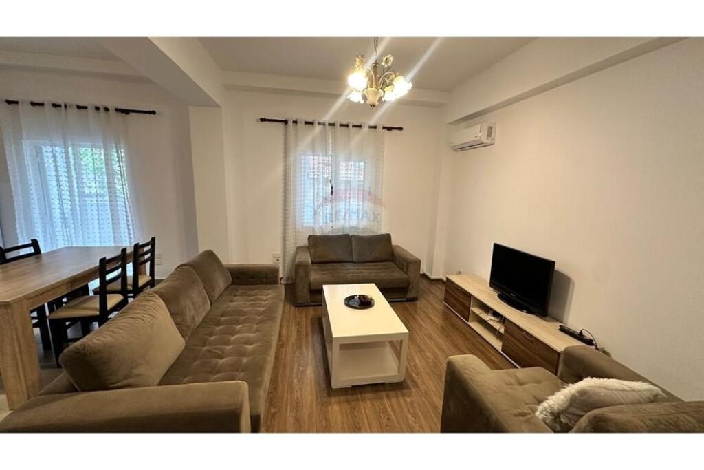 Apartament 1+ per qira Rruga Myslym Shyri