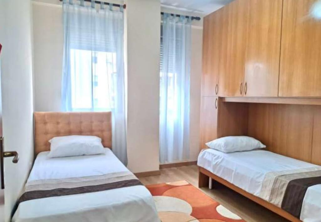 Apartament 2+1 me qira tek Rruga e Kavajes
