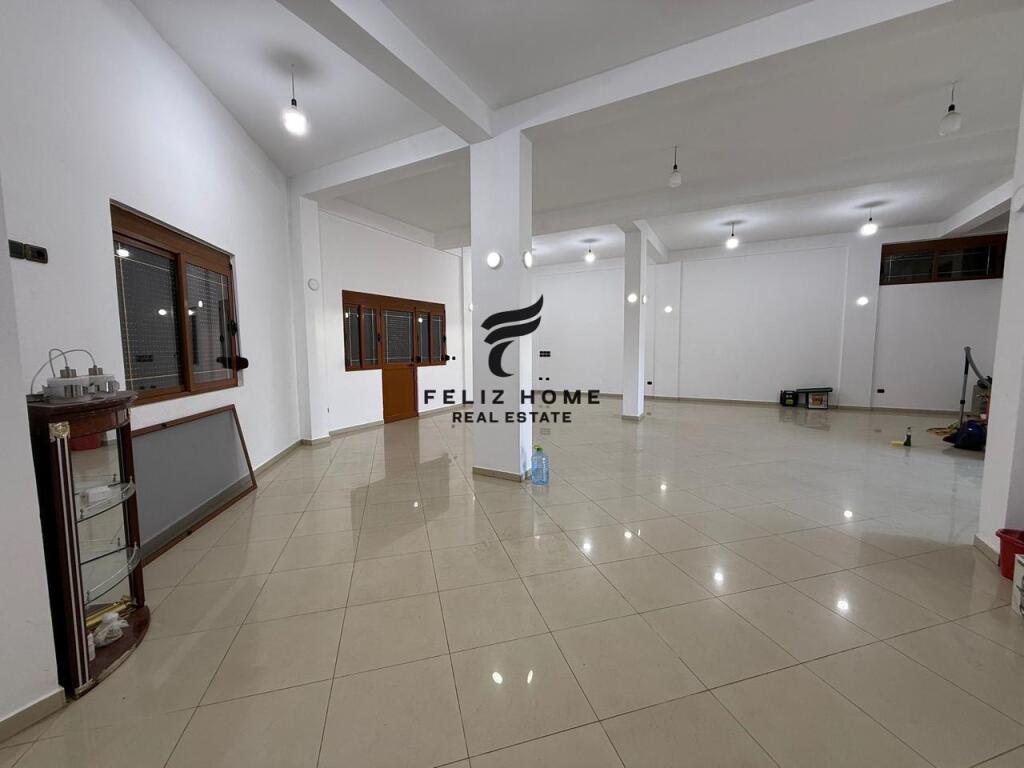 AMBIENT BIZNESI ME QERA 110 M2 FARKE 800 EURO