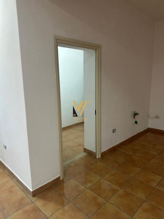 80 M2 SPACE FOR RENT AT IRFAN TOMINI 600 EURO