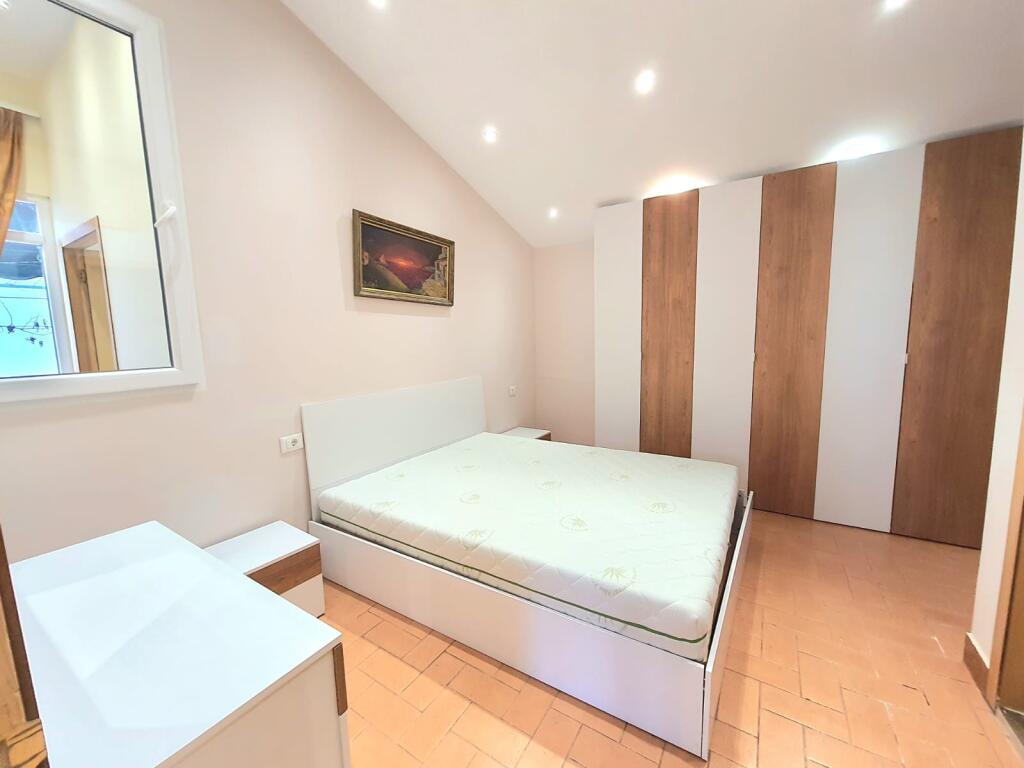 Private house 2+1+2 for rent in Myslym Shyri !!!!!!