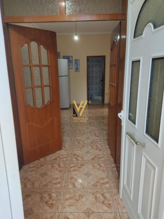 AFFITTASI INGRESSO 2+1+ GIARDINO IN ALI DEMI 38.000 LEK