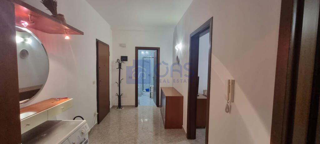 A 1+1 apartment is for rent at Pazari i Ri for 700 euros.
