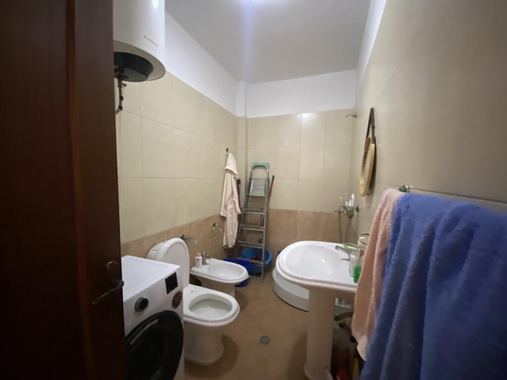 Apartament 2+1 me qira tek Globe