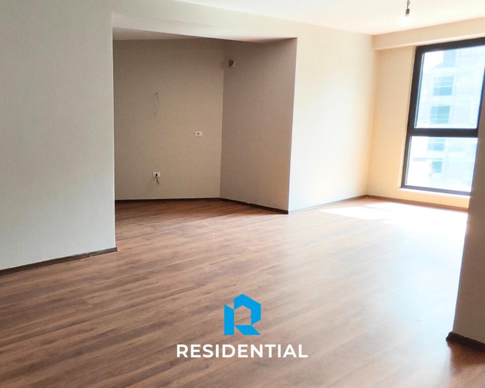 Tek Fusha Aviacionit, Shitet Apartament 1+1 Ne Ndertim Shume Cilesor