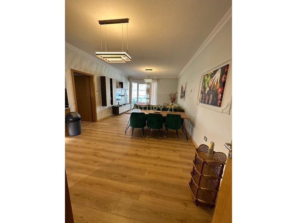 Appartamento 3+1+2T+2B in affitto – Lago Secco, Tirana! 1.200 € /Mese