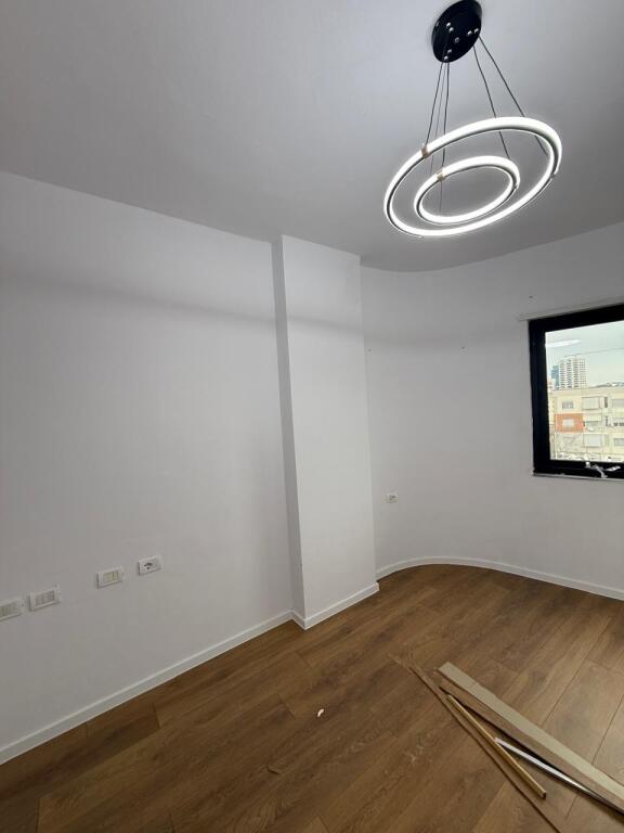 2+1, invested, at the new market, 180,000 euros negotiable.