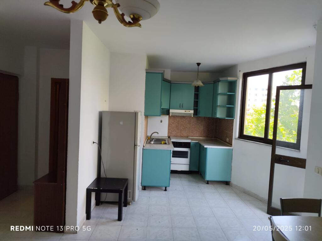 Apartament 1+1 per shitje tek Fusha e Aviacionit 