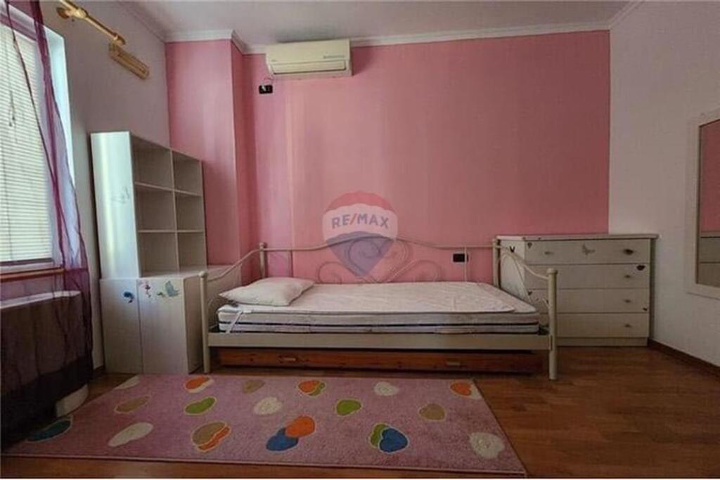 Apartament me qira