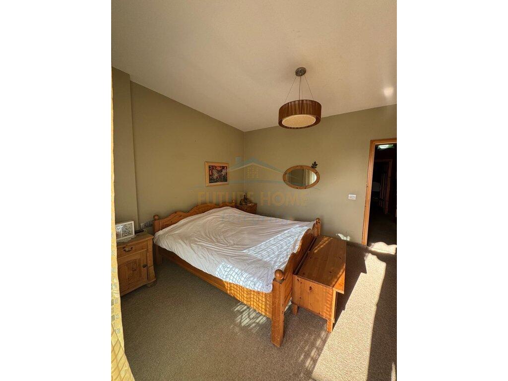 Shitet, Apartament 2+1, Fresku, Tiranë.