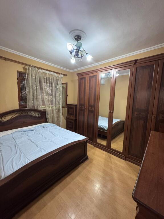 Apartment 1+1 for rent, 21 December near the Mill (road to Mozaiku) Price: 400 thousand lekë