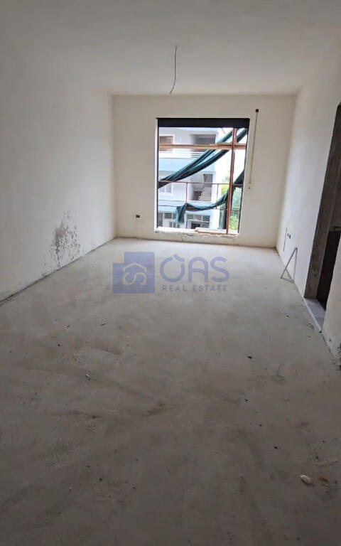 Apartment 1+1 for sale in Paskuqan.