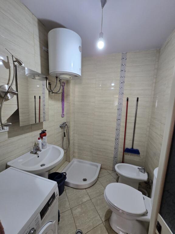 Apartament 1+1 për Shitje në Shkëmbin e Kavajës – Investim Ideal Pranë Detit!