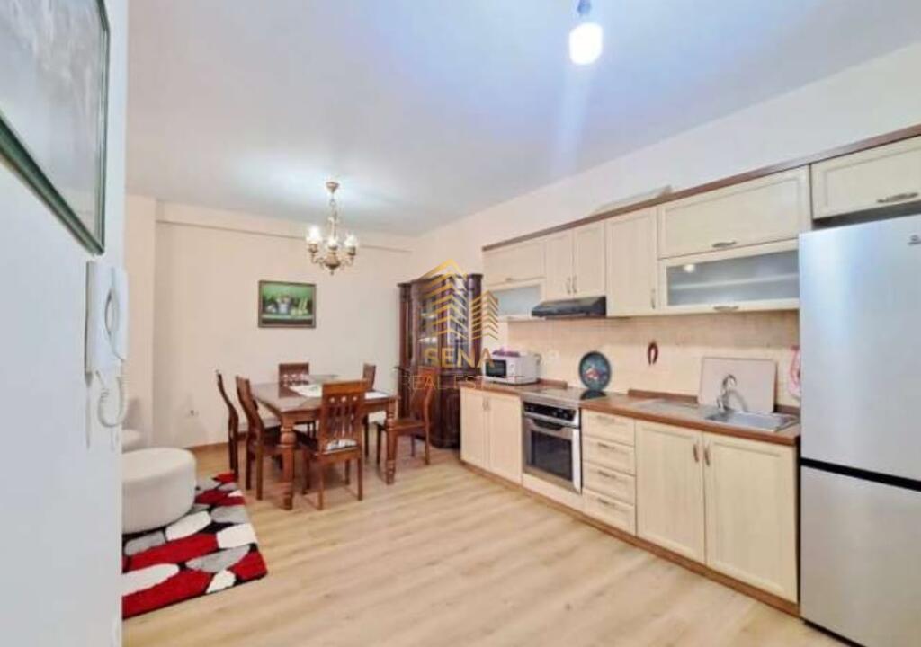 Qira, Apartament 2+1+2blk, Rruga Kavajes, 700 Euro/muaj-0692096050