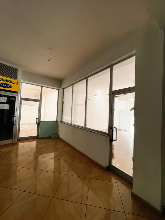 🏢 Commercial Unit for Sale – 86 m² | Center, Elbasan