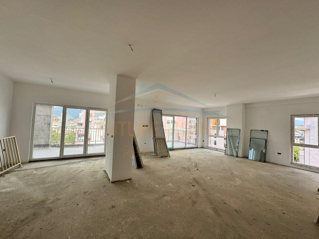 In vendita, Appartamento 3+1+2, Zogu i Zi