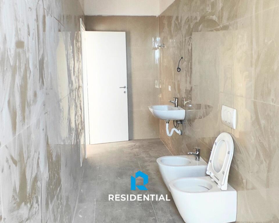 On Bulevardi i Ri, 1+1 Apartment for Sale at a Bargain Price, Only 1750 Euro/m2
