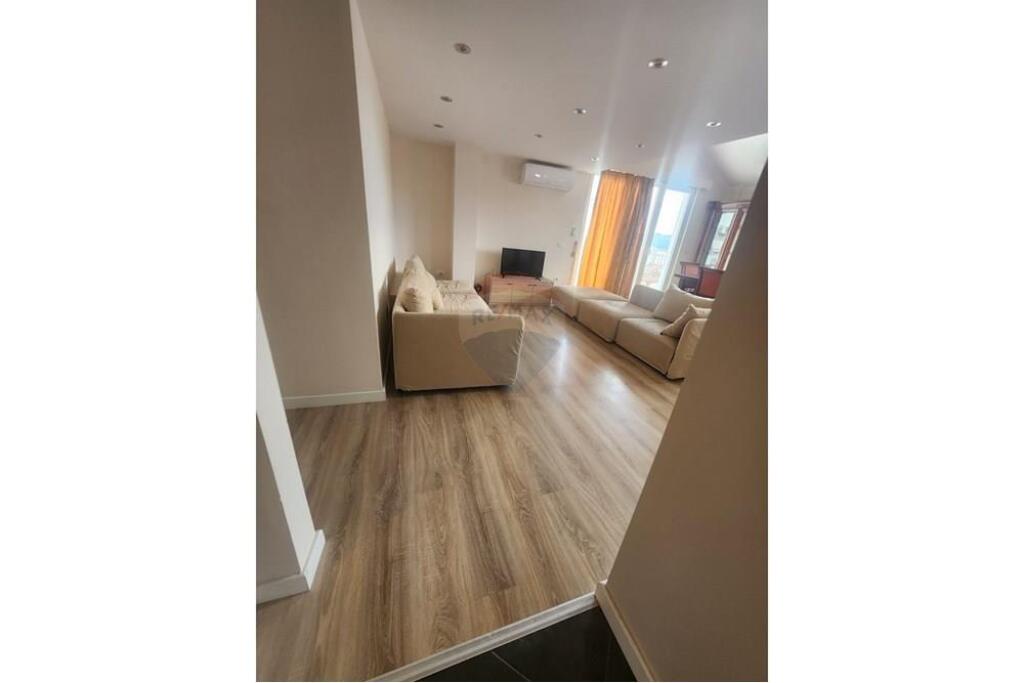 Penthouse 3+3 for Rent at Liqeni i Thatë