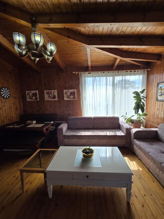 Apartament 1+1 për Shitje në Shkëmbin e Kavajës – Investim Ideal Pranë Detit!