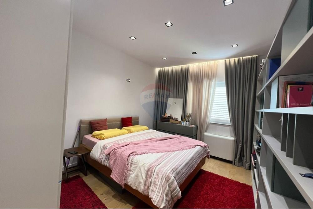 For rent 2+1 near Çam Market, Central Post Office.