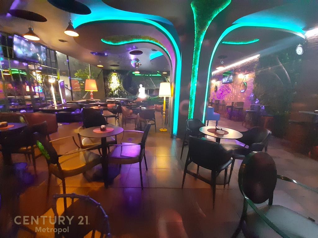 Vendesi ambiente commerciale - Lounge ad Astir - 1200m2