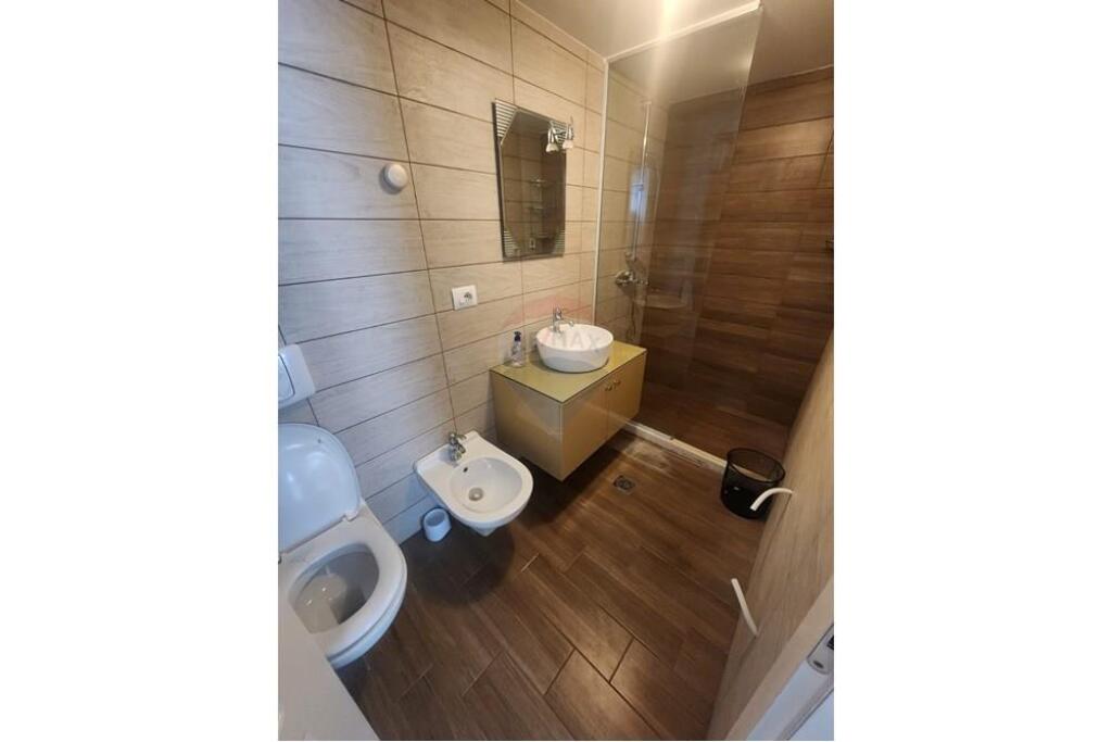 Penthouse 3+3 for Rent at Liqeni i Thatë