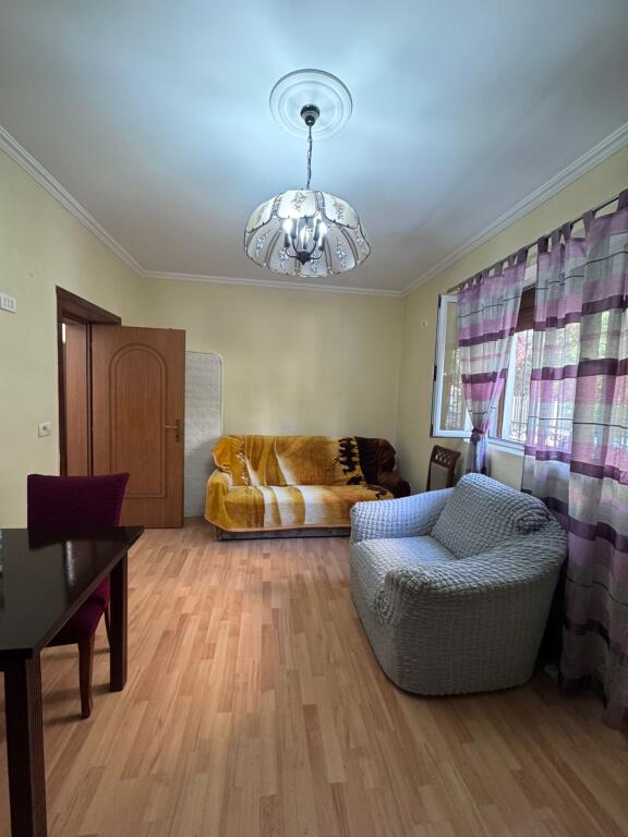 Apartment 1+1 for rent, 21 December near the Mill (road to Mozaiku) Price: 400 thousand lekë