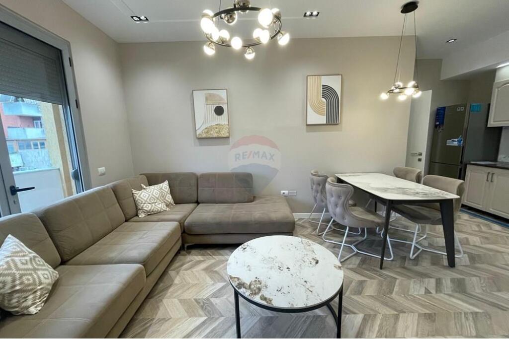Jepet Apartament 2+1|+2 Me Qera Ne Qender