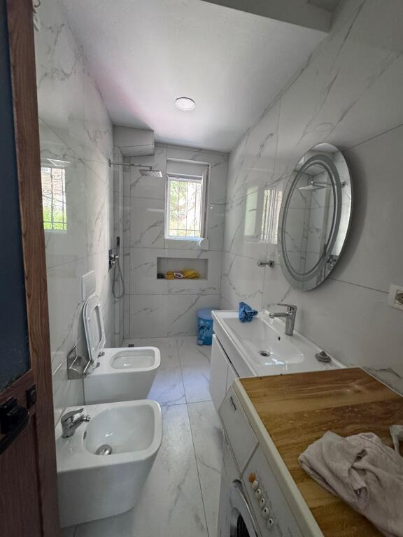 Apartment 1+1 for rent, 21 December near the Mill (road to Mozaiku) Price: 400 thousand lekë
