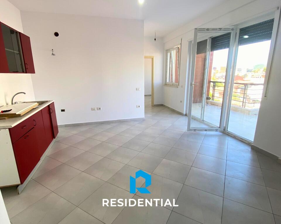At Shkolla E Kuqe, 1+1 Apartment for Rent in a New Building!