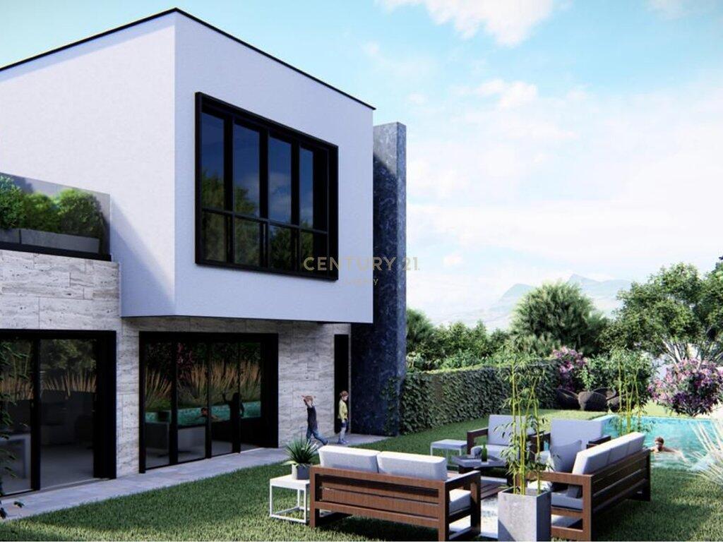 Villa 2 Piani In Affitto 2.000 € /Mese
