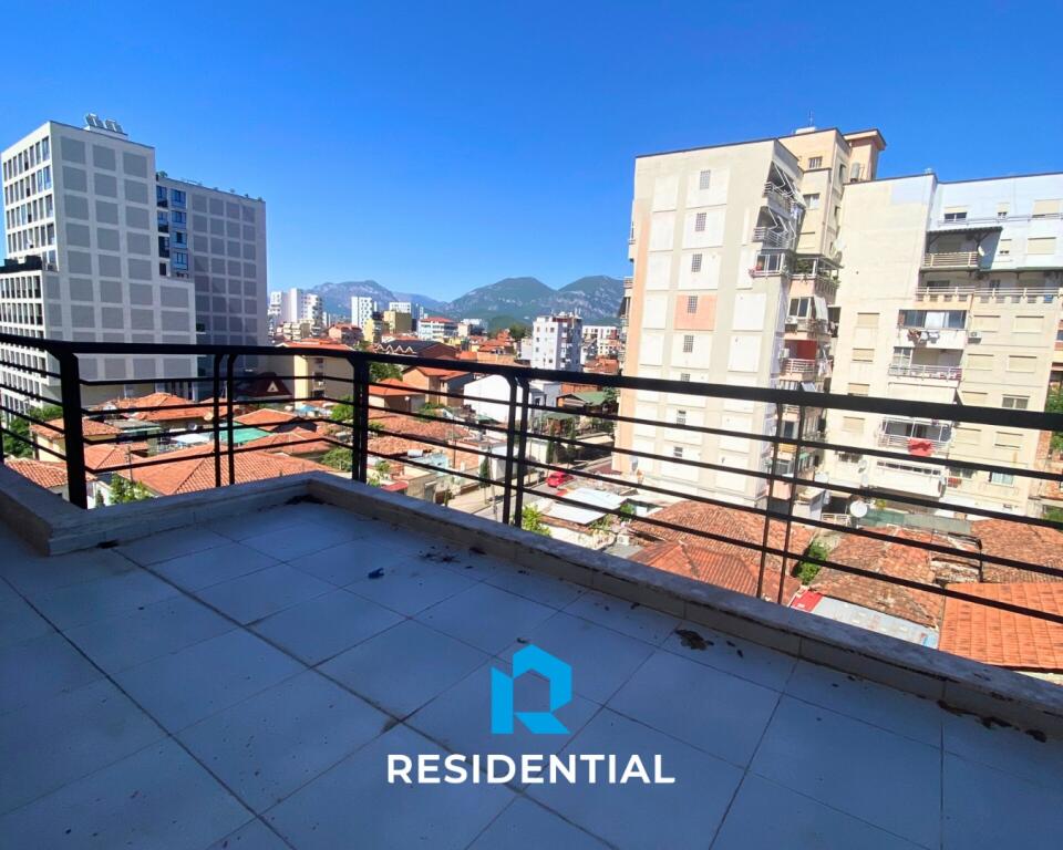 At Shkolla E Kuqe, 1+1 Apartment for Rent in a New Building!