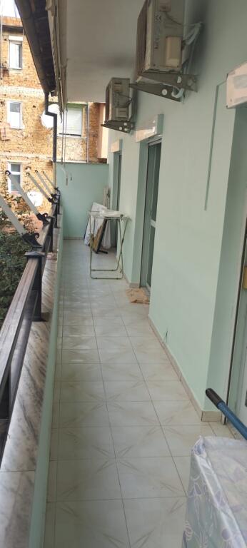 3+2, furnished, with parking, near the red school, 800 euros.