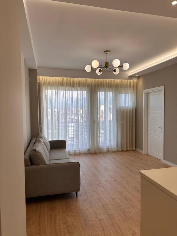 Apartament 1+1 per qira te Ish Tregu Elektrik 