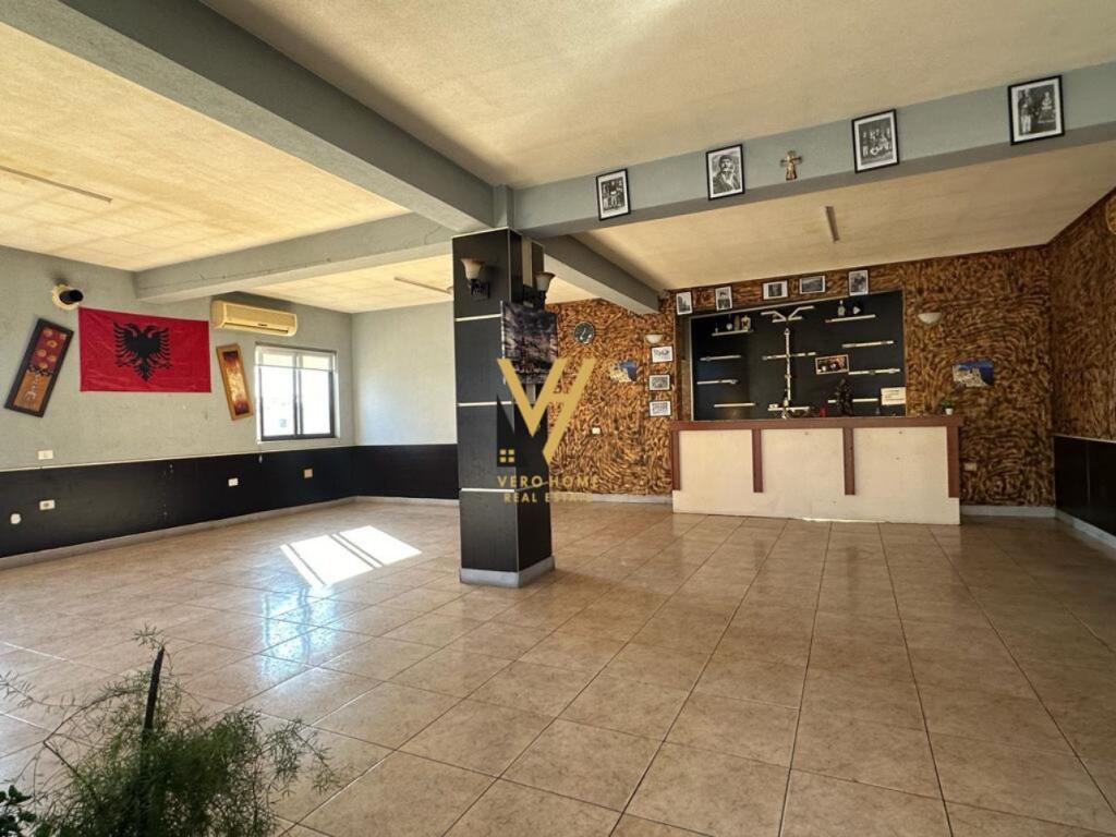 BUSINESS SPACE OF 220M2 FOR RENT IN LAPRAKE 700 EURO