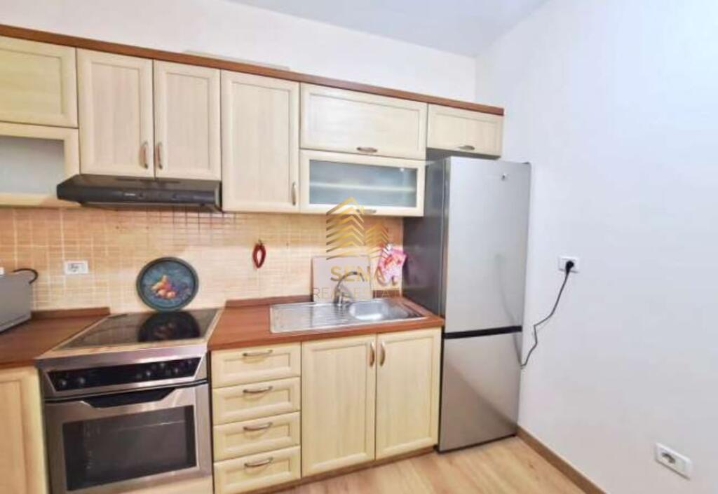 Qira, Apartament 2+1+2blk, Rruga Kavajes, 700 Euro/muaj-0692096050